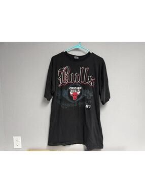 Vintage Chicago Bulls Logo 7 T-Shirt 90s / Size XL / Jordan